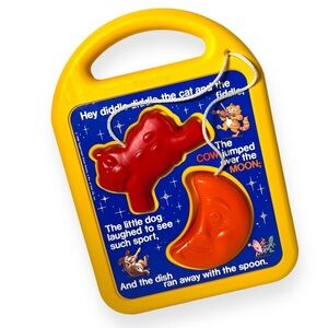 Tupperware Rhyme-Time Childs First Puzzle Cow Jumped Over‎ Moon 1988 Tuppertoys